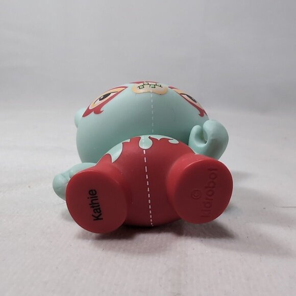 Kidrobot Dunny 2010 Fatale Vinyl Figure Kathie Olivas Blue Red 3" 2/25 Designer - Picture 3 of 7